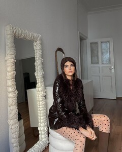Celine2021.12.jpg