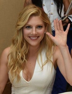 Katheryn-Winnick-Boobs-Wallpapers.jpg