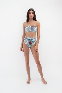 LaurenLayneBeachwear-2071_3f9961bf-84ac-4bdb-a56b-6f174195344c_900x.thumb.jpg.93bcf0c100e9a51869c1c406a1c4e3a5.jpg