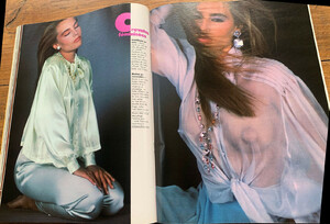 MadameFigaroFr201084no12483blouses02.thumb.jpg.a36e528d44c0bbf12e8707d9bd3c5571.jpg