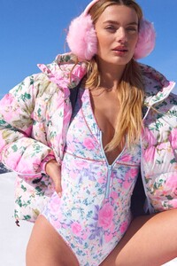 RAISSAJACKET-PUFFERCOAT-MAGENTAFLOWERFIELDS-01.jpg