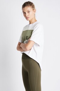 S11-21AW1033_Graphic_T-Shirt_024_White_Khaki-21258-Aje-2716.jpeg