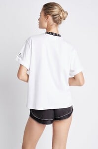 S12-21AW1032_High_Crew_Neck_T-Shirt_010_White-21258-Aje-0367.jpeg