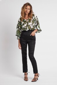 S130-21RE1268_OasisOliveLeafLeCorsaireButtonBlouse_OliveLeaf-21748-Aje-0283_fullshot.jpeg