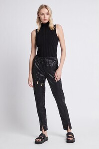 S22-21ss1086_Reese_Sleeveless_Knit_Top_Black-21490-Aje-43021_fullshot.jpeg