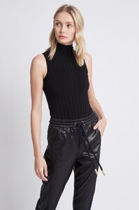 S22-21ss1086_Reese_Sleeveless_Knit_Top_Black-21490-Aje-43022_frontshot.jpeg