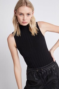 S22-21ss1086_Reese_Sleeveless_Knit_Top_Black-21490-Aje-43025_detailshot.jpeg
