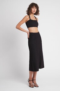 S24-21RE4042_FreyKnitMidiSkirt_Black-21768-Aje-D3-14917_fullshot.jpeg