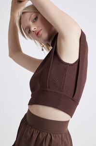 S25-21AW1025_Anika_Knit_Tank_Top_Chocolate-21219-Aje-31285.jpeg