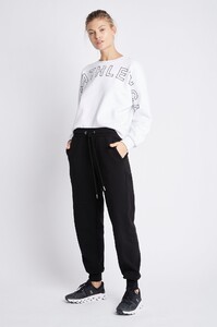 S30-21AW1145_Signature_Crew_Neck_Jumper_011_White-21258-Aje-0944.jpeg