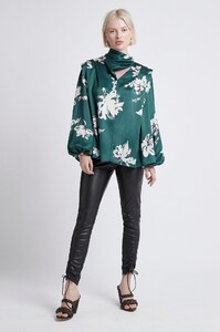 S34-21AW1005_Efflorescent_Blouse_Desert_Bloom-21219-Aje-1710.jpeg