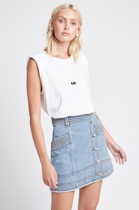 S50-20AJ1239_Kai_Tank_White_Black-21017-Aje-1913.jpeg