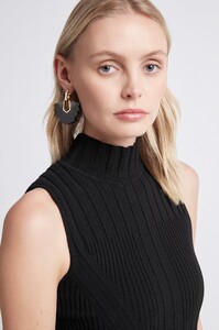 S50-21SS9000_Heritage_Sculptural_Earring_Gold_Black-21490-Aje-3147_fullshot.jpeg