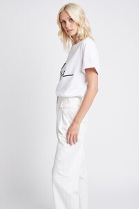 S52-AJ18081_Aje_Ribbon_Tee_White_Black-21017-Aje-1746_1.jpeg