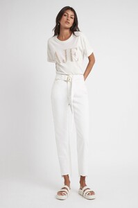 S53-21RE1305_Vista_Logo_Tee_Ivory-Ecru-21877-Aje-1470_fullshot.jpeg
