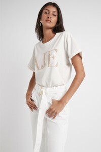 S53-21RE1305_Vista_Logo_Tee_Ivory-Ecru-21877-Aje-1478.jpeg