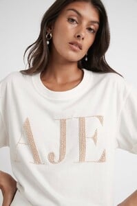 S53-21RE1305_Vista_Logo_Tee_Ivory-Ecru-21877-Aje-1486_detailshot.jpeg