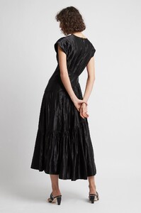 S6-21SS5220_Serendipity_Reflection_Midi_Dress_Black-21540-Aje-0417.jpeg