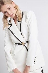 S77-21SS2020_Fortuity_Blazer_IvoryBlack-21490-Aje-0900_detailshot_70b72dca-e01c-4c8b-8ae3-8dd6a1e5da74.jpeg