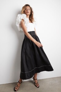 S81-21RE4113_Vanades-Flare-Midi-Skirt_Black-01.jpeg