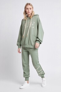 S95-21SS3048_Echo_Trackpant_Dusty_Sage-21490-Aje-43008_frontshot.jpeg