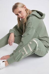 S95-21SS3048_Echo_Trackpant_Dusty_Sage-21490-Aje-43010_detailshot.jpeg