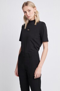 S98-21SS1164_Evie_Funnel_Neck_Tee_Black-21490-Aje-1274.jpeg