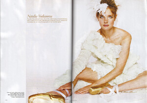 Star_Testino_UK_Vogue_December_2010_06_07.thumb.jpg.124f78a1f9e0f7694069981e42f17322.jpg