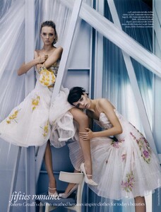 Summerton_Vogue_UK_August_2008_08.thumb.jpg.ae349b8528ebf01dfe4fff395c3defb2.jpg