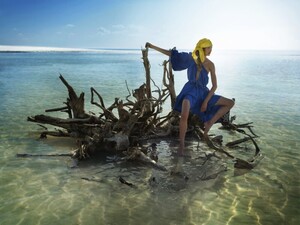 Testino-Vogue-fashiontography-1.thumb.jpg.0e3800863afe66d353304b816402ce9a.jpg