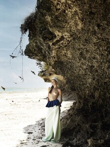Testino-Vogue-fashiontography-11.thumb.jpg.637e218abc22f61186cc696ed45e152b.jpg