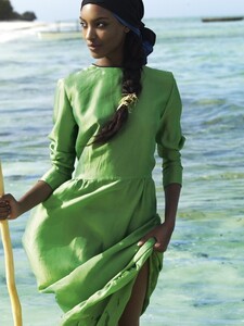 Testino-Vogue-fashiontography-12.thumb.jpg.22c805f5ecb7cf1cacf2c8c659b95037.jpg