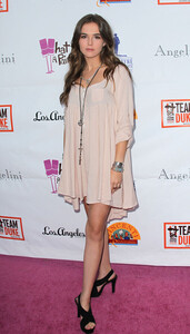 Zoey-Deutch-Feet-352794.jpg