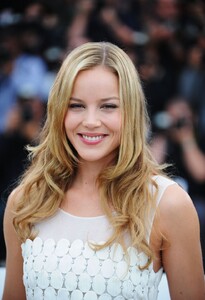 abbie_cornish_sucker_punch_215118.jpg