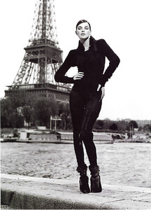 harpersbazaar_0703_3-gthumb-gwdata1600-gfitdatamax.thumb.jpg.c1f5c7d86c0086b04c80043bbd9beaaa.jpg