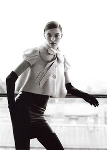 harpersbazaar_0703_4-gthumb-gwdata1600-gfitdatamax.thumb.jpg.78c0098485623f62e14273e7a4f7d782.jpg