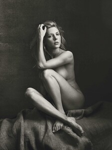 katheryn-winnick-88-1536x2048.jpg