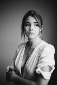 lotte-weissbach_portrait_mpassin_11-1400x2100.jpg
