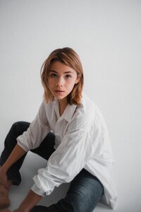 lotte-weissbach_portrait_mpassin_25-1400x2100.jpg