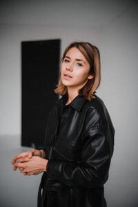 lotte-weissbach_portrait_mpassin_43-1400x2100.jpg