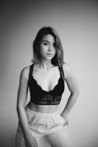 lotte-weissbach_portrait_mpassin_56-1400x2100.jpg