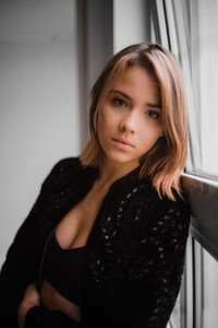lotte-weissbach_portrait_mpassin_8-1400x2100.jpg