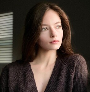 mackenzie-foy-12-20-2021-3.jpeg