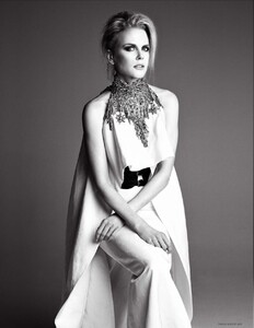 nicole-kidman-by-patrick-demarchelier-for-vogue-germany-august-2013.thumb.jpg.df09b0b3f292ae5b5549a61ecf4850b6.jpg