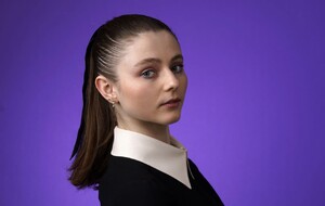 thomasin-mckenzie-last-night-in-soho-la-premiere-portraits-13.jpeg