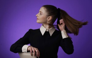 thomasin-mckenzie-last-night-in-soho-la-premiere-portraits-9.jpeg