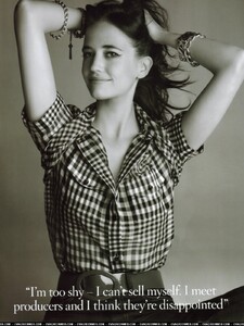 vogue-uk_january-2008_hq006.thumb.jpg.10f6a578063d8021f716f2660ba5278c.jpg