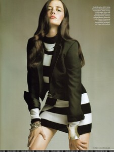 vogue-uk_january-2008_hq007.thumb.jpg.cfadcb83de78fe01f10a344f47e4c4e5.jpg