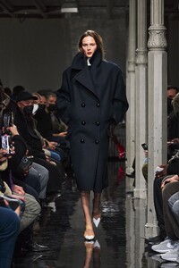 00007-Alaia-Fall-22-Paris-credit-brand.jpg