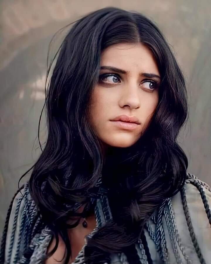 https://www.bellazon.com/main/uploads/monthly_2022_01/1014625134_AnyaCharlotra30.jpg.468c93b2a715434cdfc96db83e158687.jpg